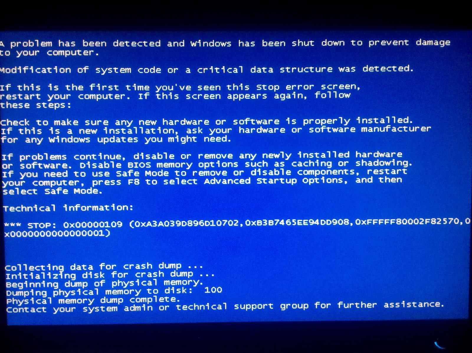 ზოგიერთმა Windows- ის შეტყობინება ამ შეცდომის შესახებ იტყობინება, რომელიც ჩვეულებრივ ეკრანზე გამოჩნდება სისტემაში ინიციალიზაციისას: