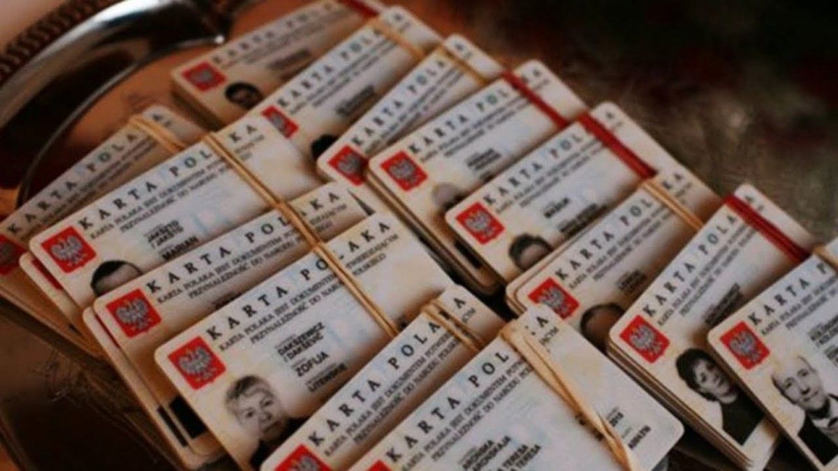 Компанії з працевлаштування за кордоном пропонують фальшиві ID-карти і навіть громадянство інших країн