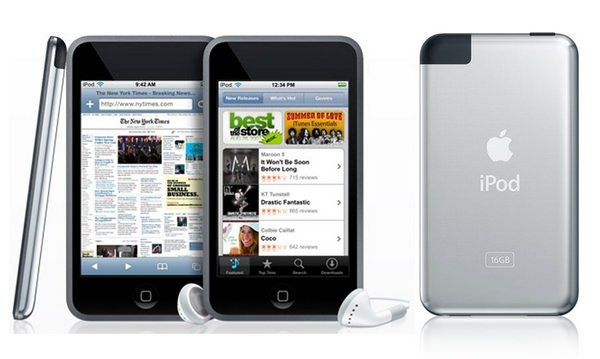 Через року 9 вересня 2008 року світ побачив друге покоління iPod Touch (2 gen)