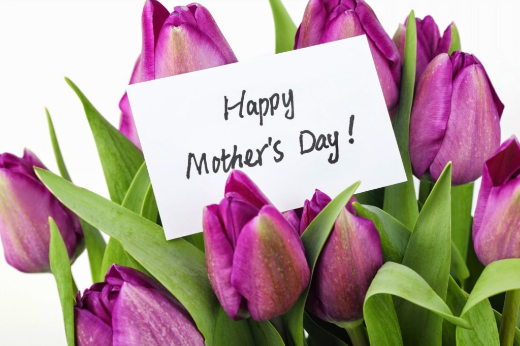 Друга неділя травня - День матері (Mother's Day)