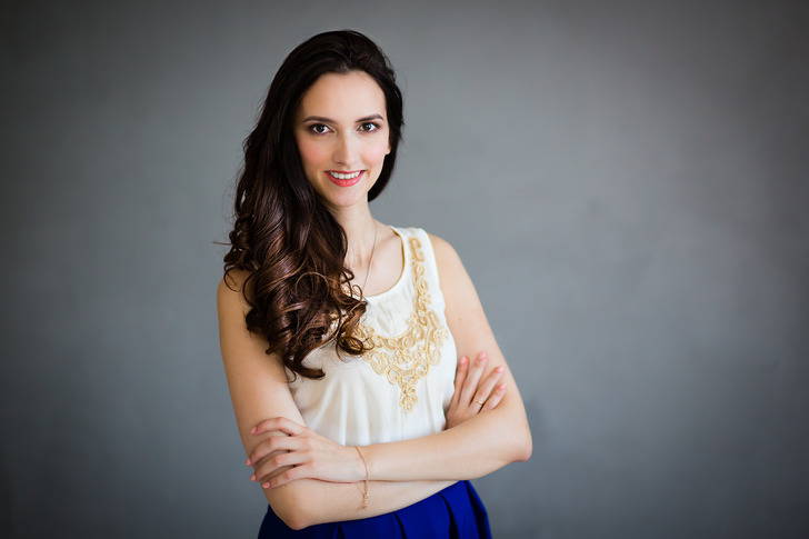 Мене звуть Олена Довгаль