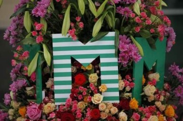 12 березня 2012, 12:10 Переглядів:   До жіночого свята зібрали найбільший букет квітів в Україні - він складається з 2501 троянди, хризантеми і лілій