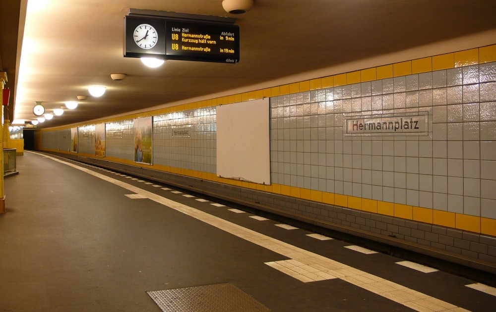 А ось, наприклад, звичайна станція метро в Берліні:
