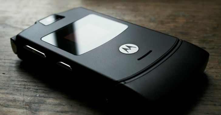 Вельми популярний на початку двохтисячних телефон Motorola Razr V3 (розкладачка) може бути випущений знову