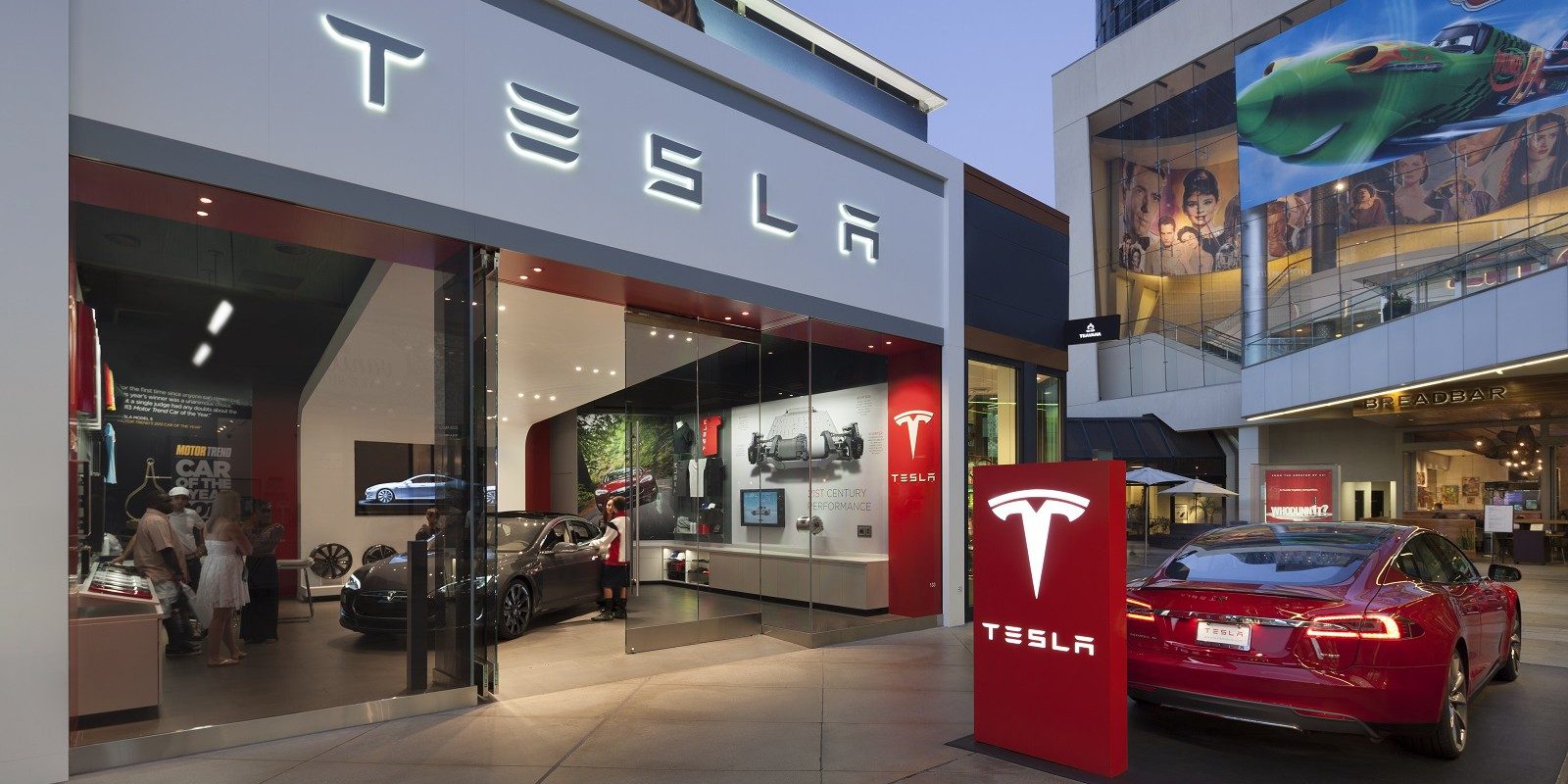 711 перегляд Акції компанії Tesla впали майже на 13% на тлі новин про позов до засновника і гендиректора компанії Ілону Маску, повідомляє телеканал  CNBC