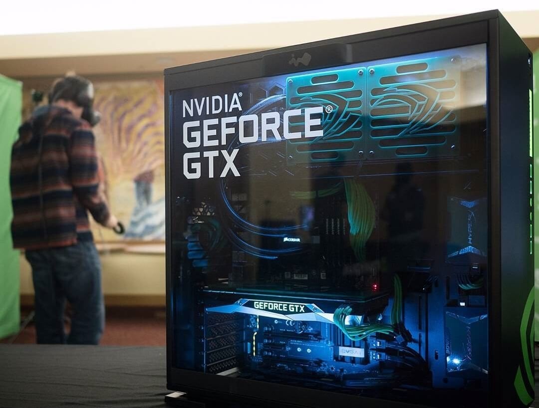 Компанія Nvidia випустила нову версію графічних драйверів для прискорювачів GeForce і Quadro, які отримали поліпшення продуктивності в іграх DirectX 12 (зокрема Rise of the Tomb Raider)