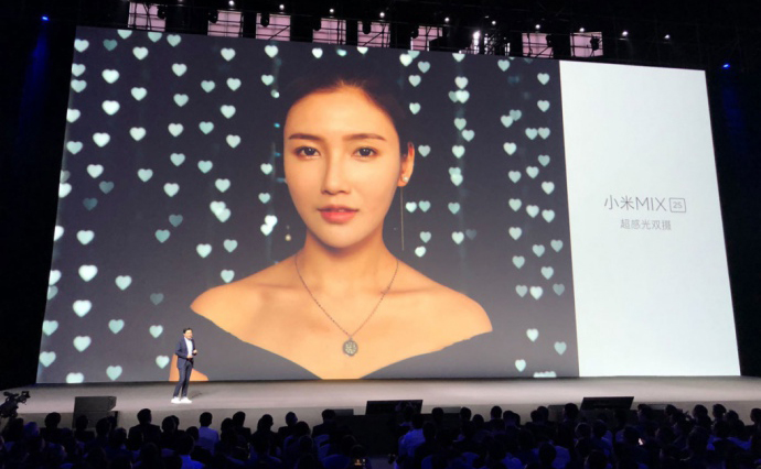 Фахівці Xiaomi на презентації нового флагмана   розповіли   про алгоритми ШІ, які вони використовують в камері для розпізнавання тексту на фото і отримання більш чітких літер на підсумковому знімку